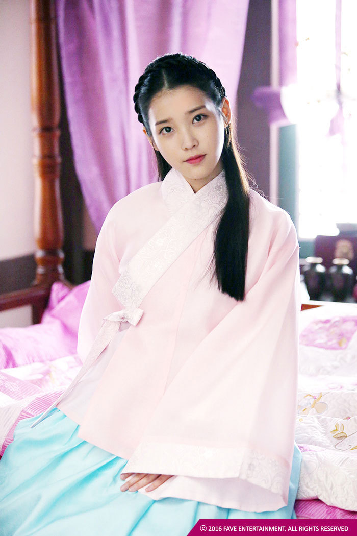 IU-(2).jpg