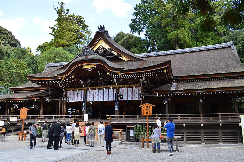 Omiwa-jinja_haiden.JPG