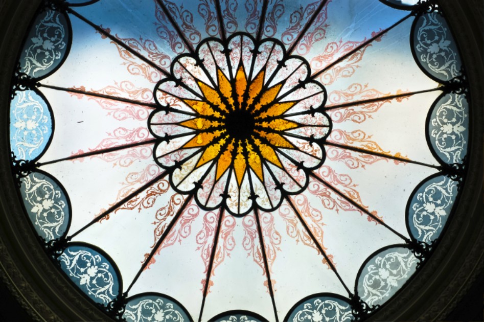 Osgoode_Hall_atrium_glass_ceiling_fresco.jpg