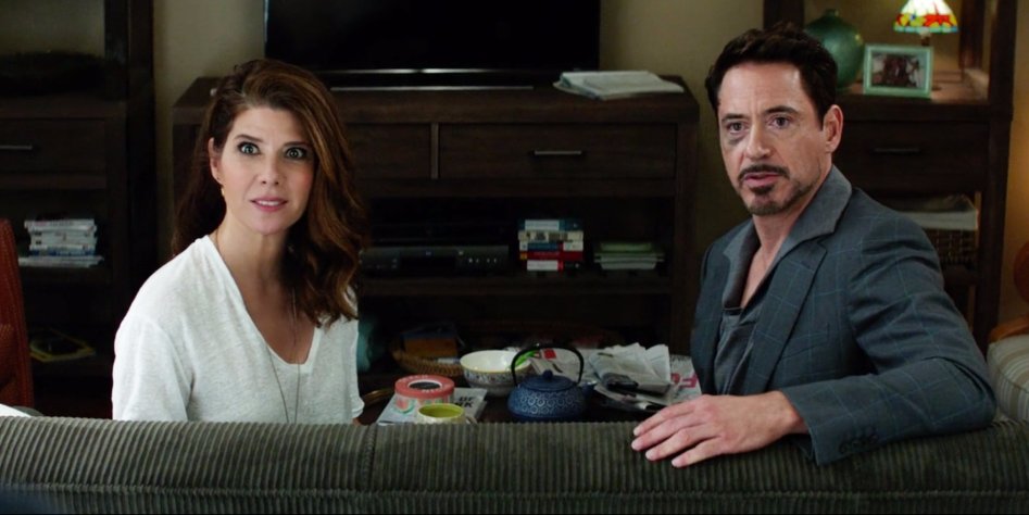 Aunt-May-and-Tony-Stark-in-Captain-America-Civil-War.jpg