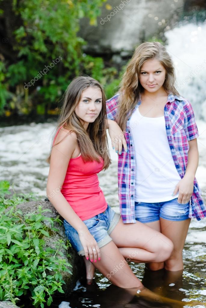 depositphotos_37122907-stock-photo-two-teen-girls-and-summer.jpg