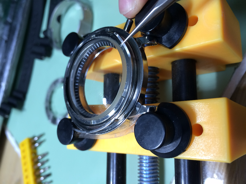 세이코 투나 사파이어크리스탈로 교체하기!_16.jpg