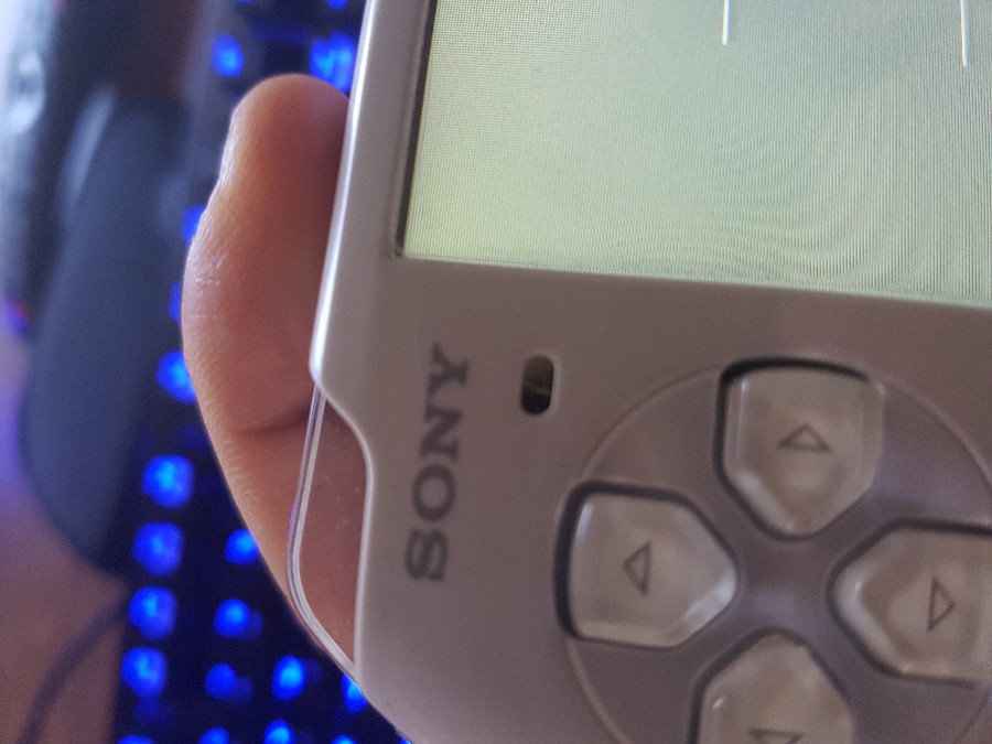 어제 국전에서 PSP 구매하고 매우 좋아라 하고 있었는데..._1.jpg