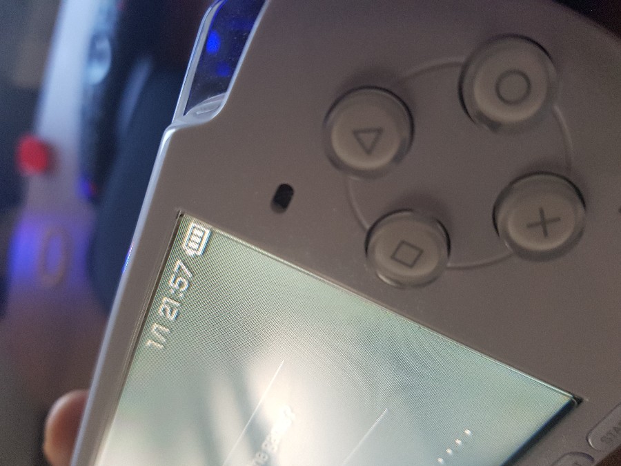 어제 국전에서 PSP 구매하고 매우 좋아라 하고 있었는데..._3.jpg
