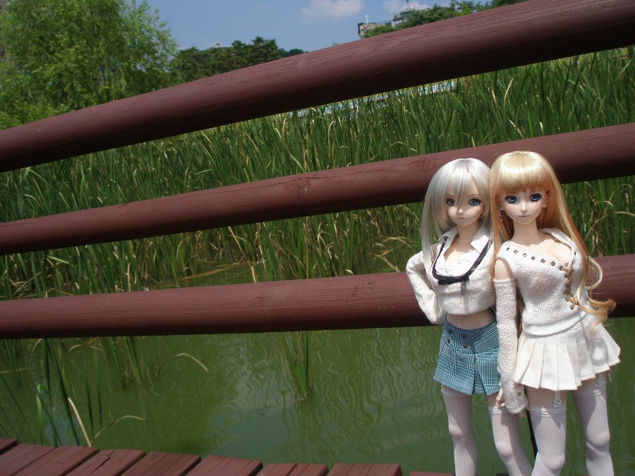 (스압주의)더운날 셰릴과 아리사의 출사~_1.jpg