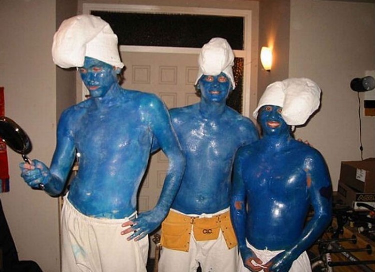 Terrifying-Smurf-Cosplay.jpg