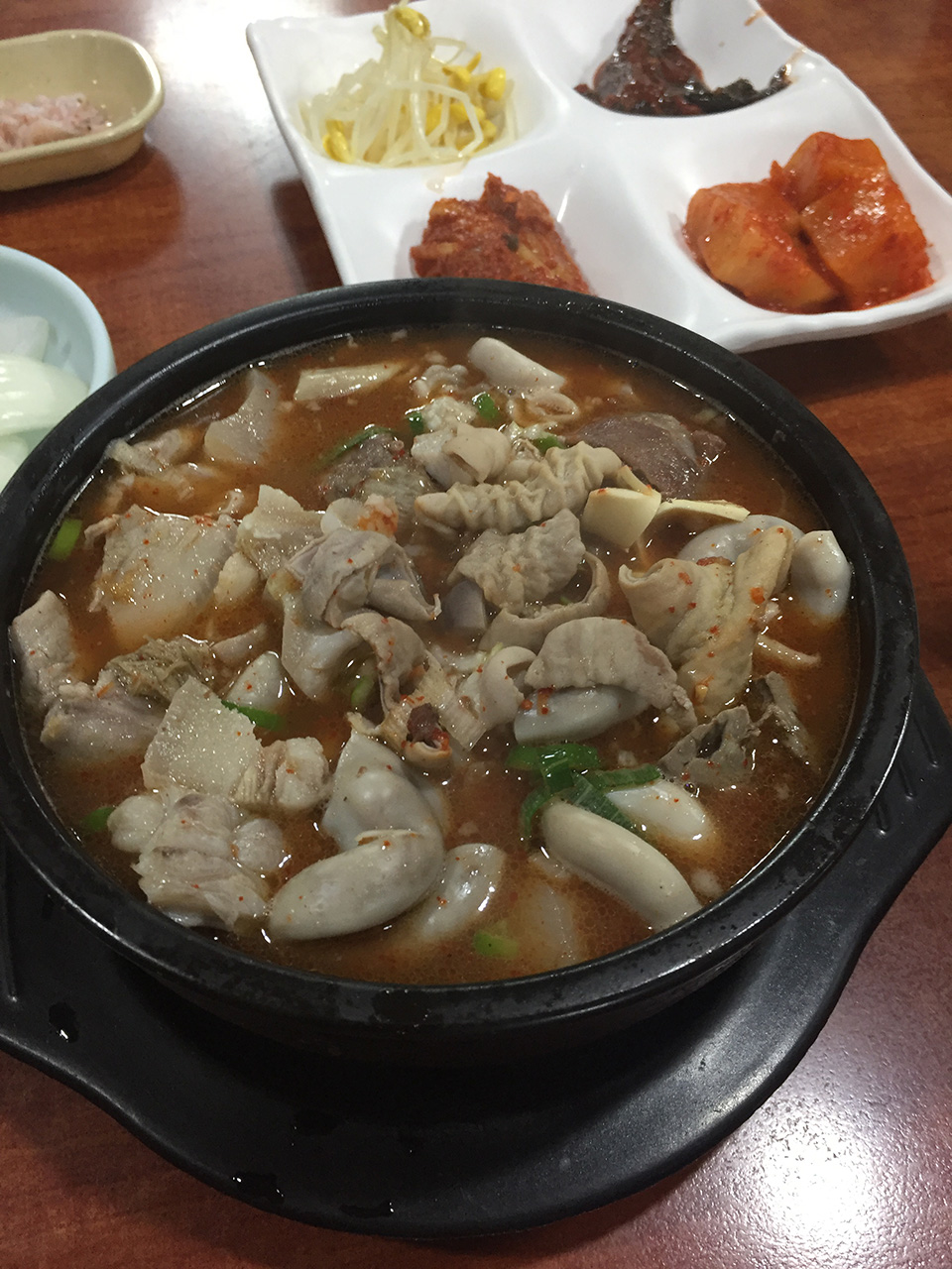 광주갈 때 마다 들르는 순대국밥집입니다