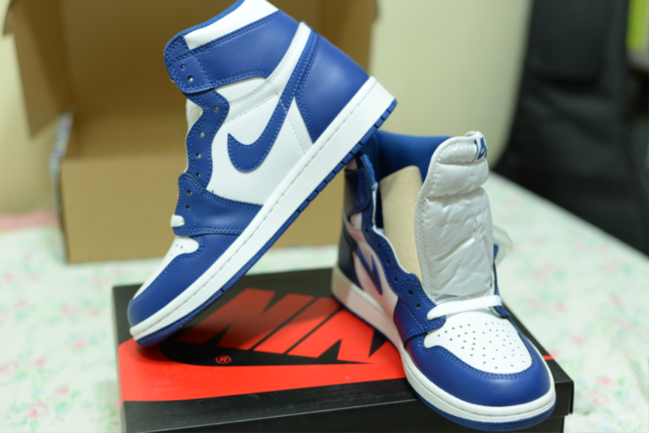 나이키 에어조던 1 레트로 하이 OG 스톰블루_9.jpg