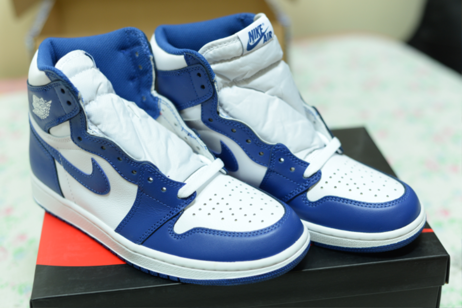 나이키 에어조던 1 레트로 하이 OG 스톰블루_11.jpg