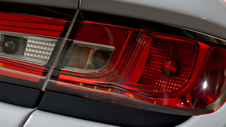 Gran-Turismo-Sport-undefinded-rear-light-close-up.jpeg