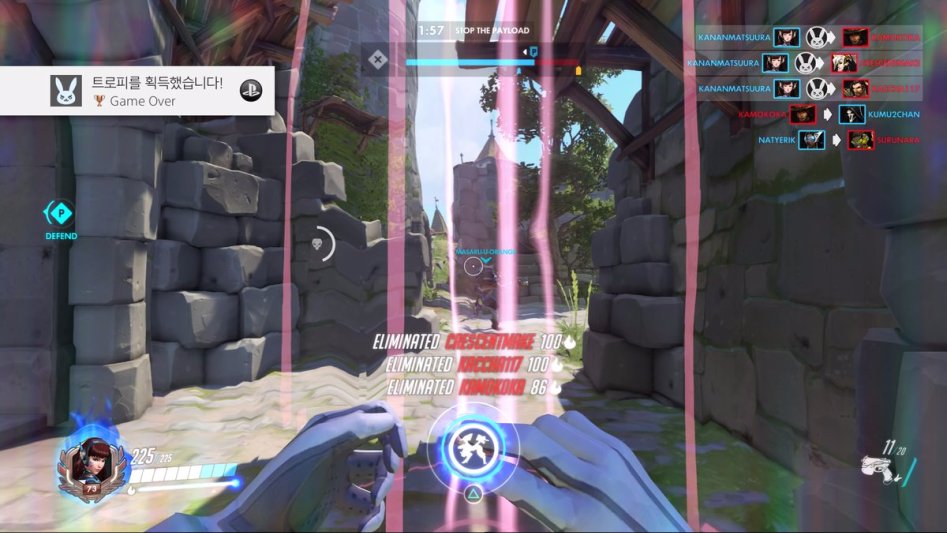 자폭으로 동시에 3명 처치했습니다_1.jpg