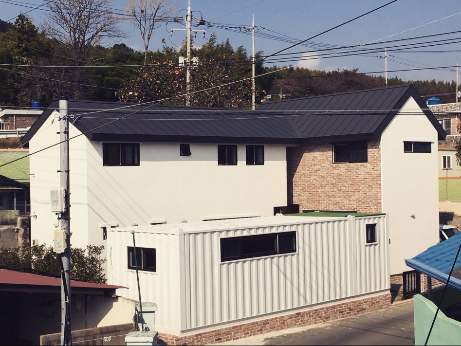 이 컨테이너에 그림을 넣어보고 싶은데 혹시 도움 주실 분 있을까요?_1.jpg