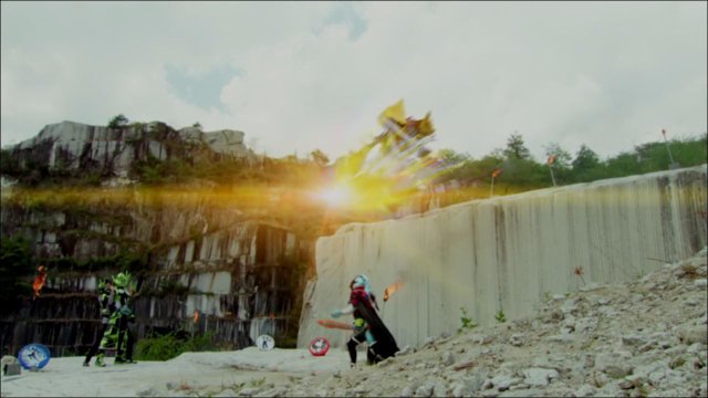 [THISFILEHASNOSUBS] Kamen Rider Ex-Aid - 33 [4A9C6DED].mkv_001213458.jpg