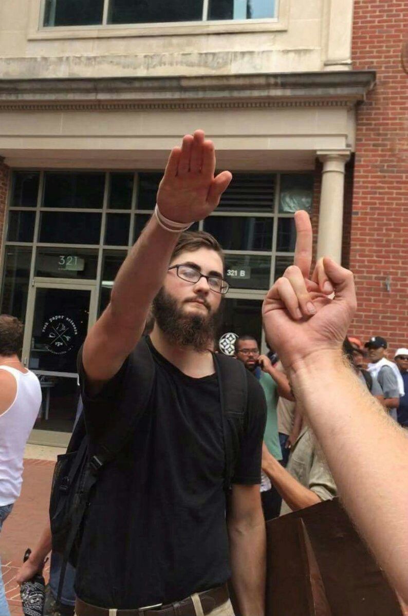 운수좋은 네오나치._1.jpg