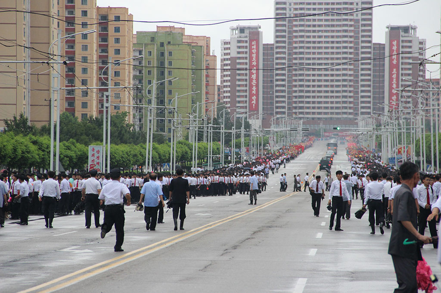 북한, ICBM급 발사 성공 축하 퍼레이드 위해 수천명 동원3.png