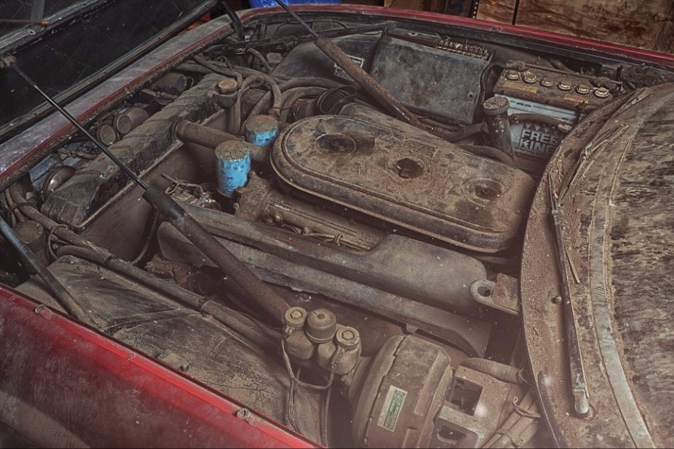 40여년간 방치됐었다는 고물차._8.jpg