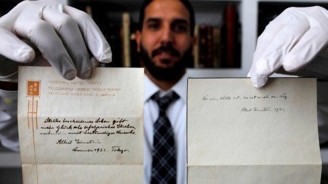 팁을 메모로 퉁친 물리학자._1.jpg