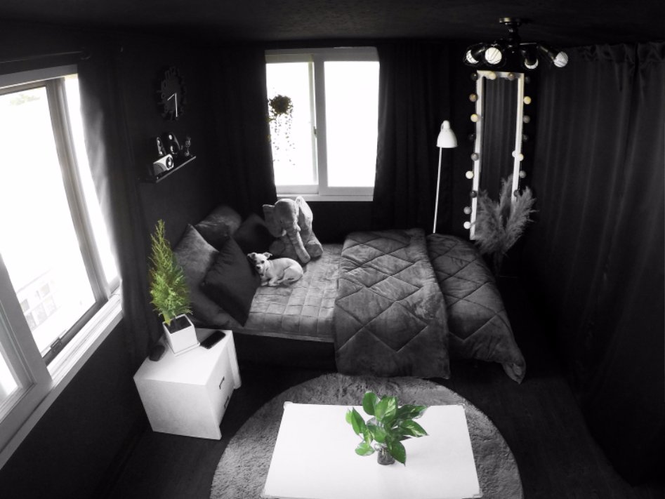 블랙 덕후가 꾸민 암흑의 방_12.jpg