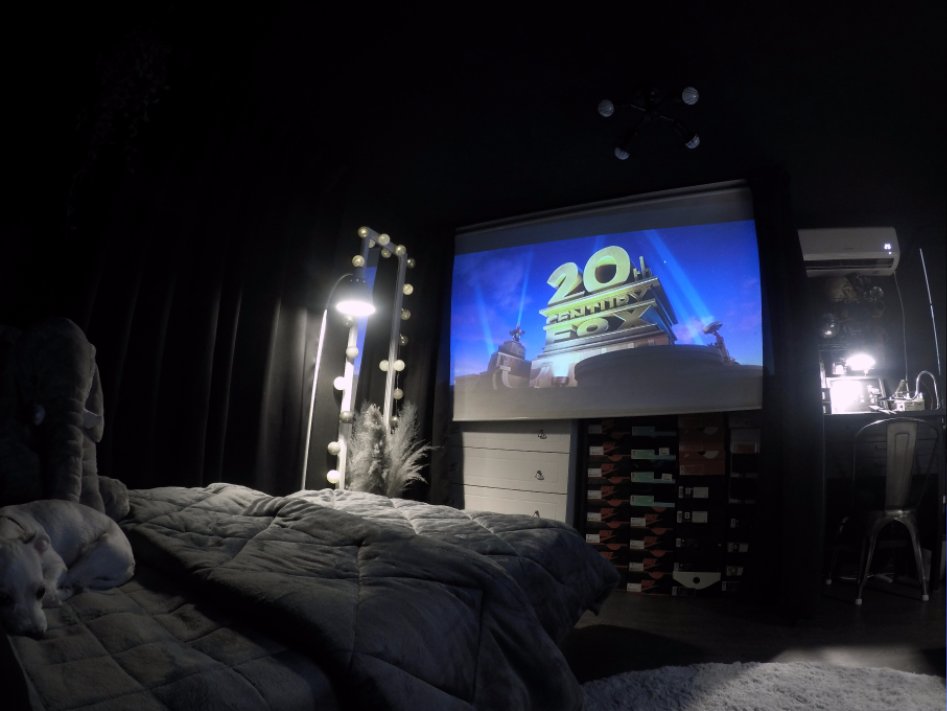 블랙 덕후가 꾸민 암흑의 방_24.jpg