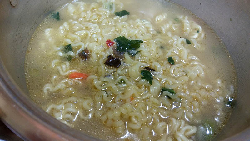 팔도 진국 설렁탕면/오뚜기 굴진짬뽕_10.jpg