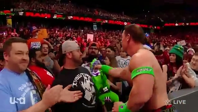 오늘자 WWE 존 시나의 모습_7.jpg