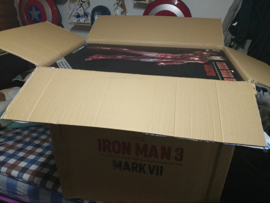 하이엔드 급 아이언맨 마크7 1:1 리얼슈트_3.jpg