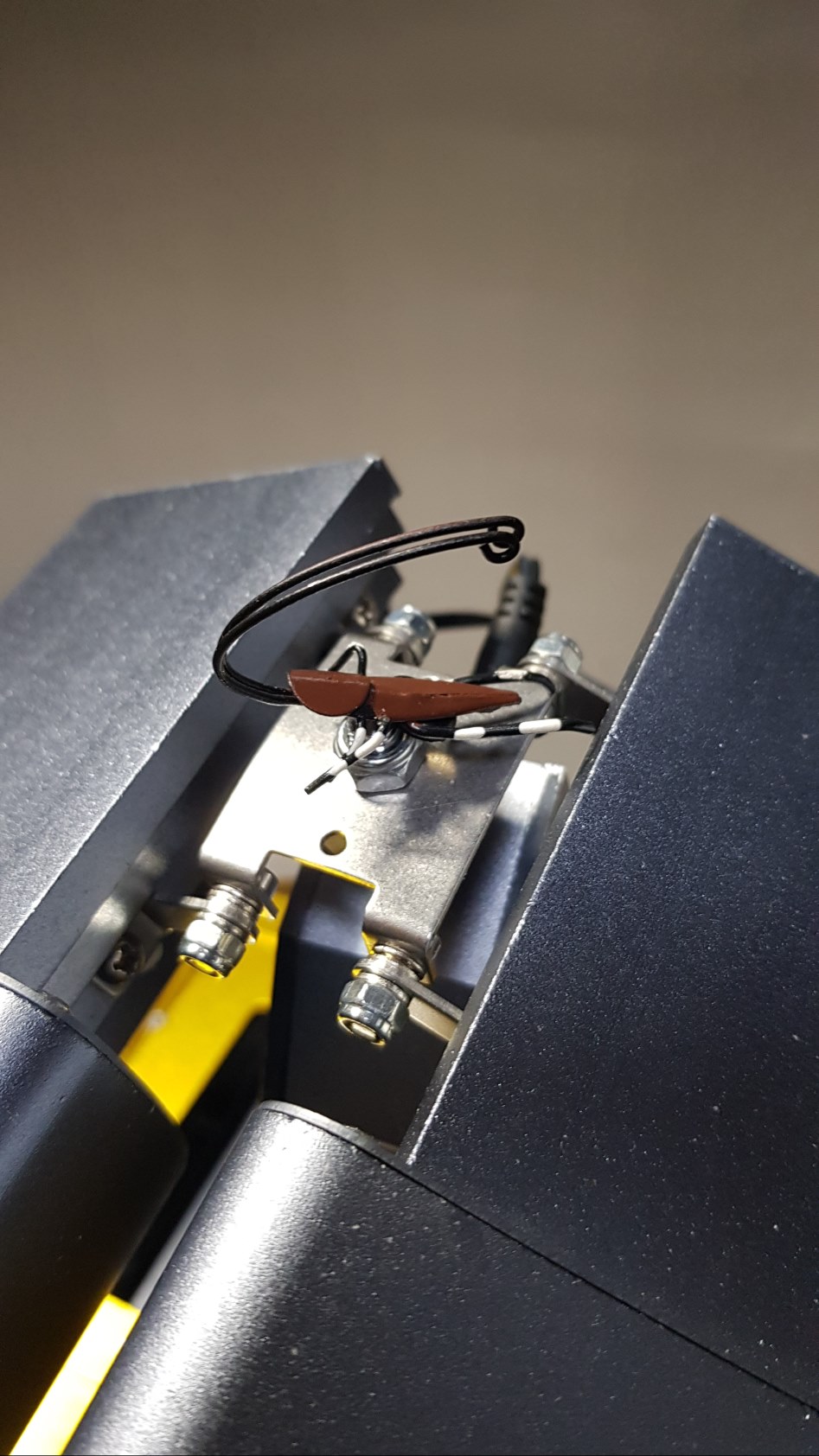 저의 방! 월e pc조립기념 라이젠2200g 및 T VIRUS 메인 구성!_7.jpg