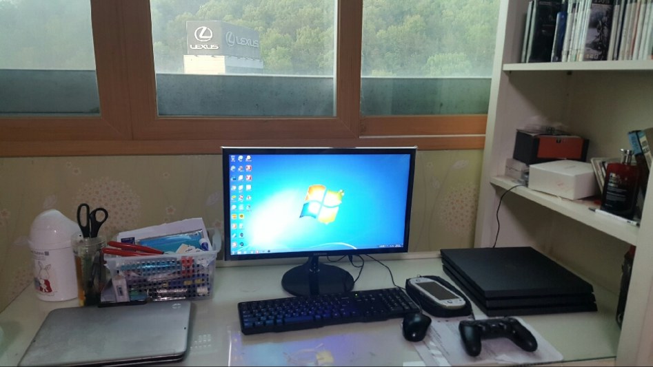 예전 플4프로를 마누라몰래 샀던날......_3.jpg