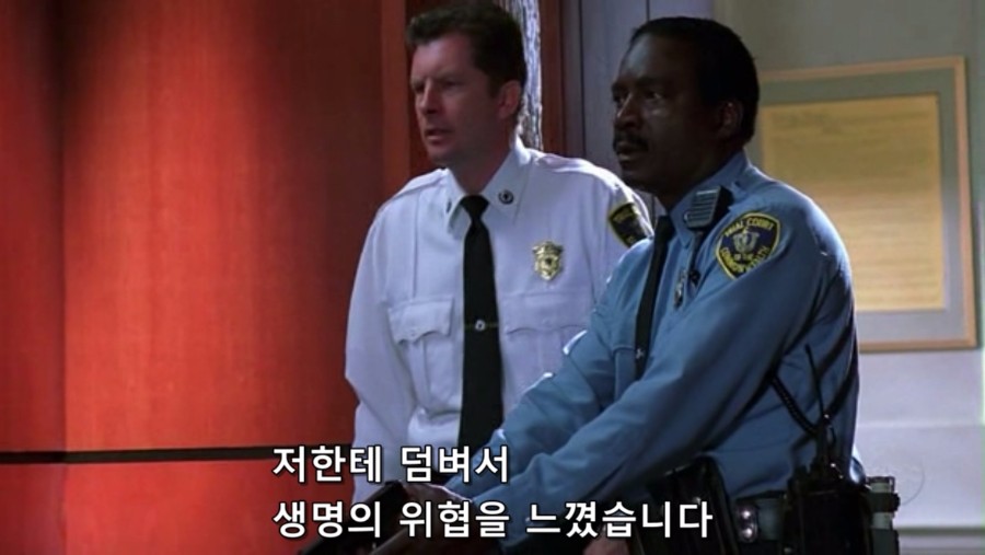 의뢰인을 총으로 쏴버린 변호사.jpg_30.jpg