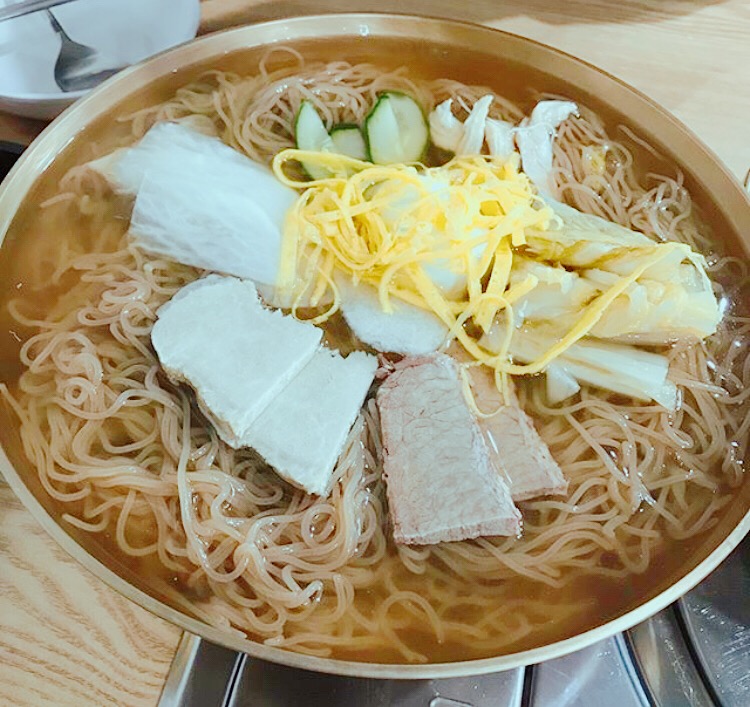 옥류관 평양냉면 먹으러 한식대첩 북한출신 우승자 집으로... 평양냉면 먹으러 한식대첩 북한출신 우승자 집으로 가야겠다 | (백업)유머... 