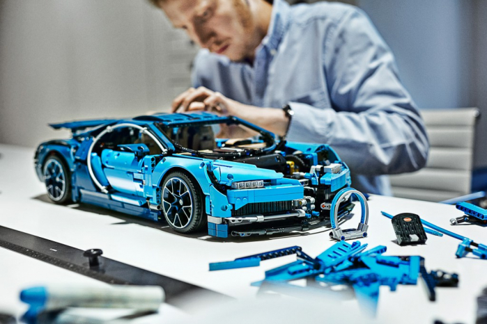 42083-LEGO-Technic-Bugatti-Chiron-16-699x466.jpg