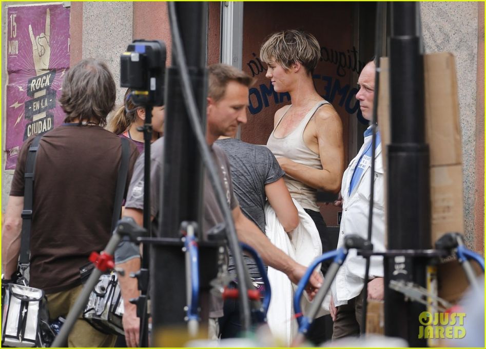 mackenzie-davis-terminator-set-22.jpg