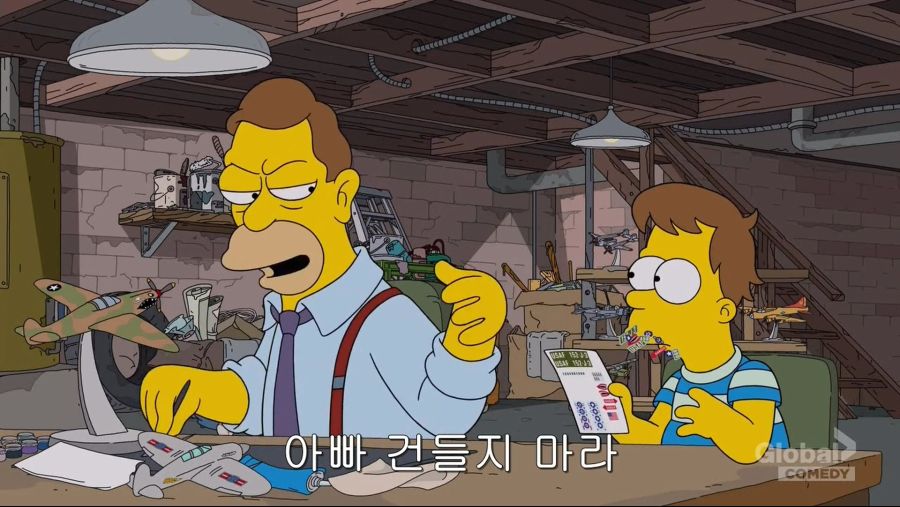 [심슨가족] 에이브심슨이 호머에게한 최악의 일 중 하나_7.jpg