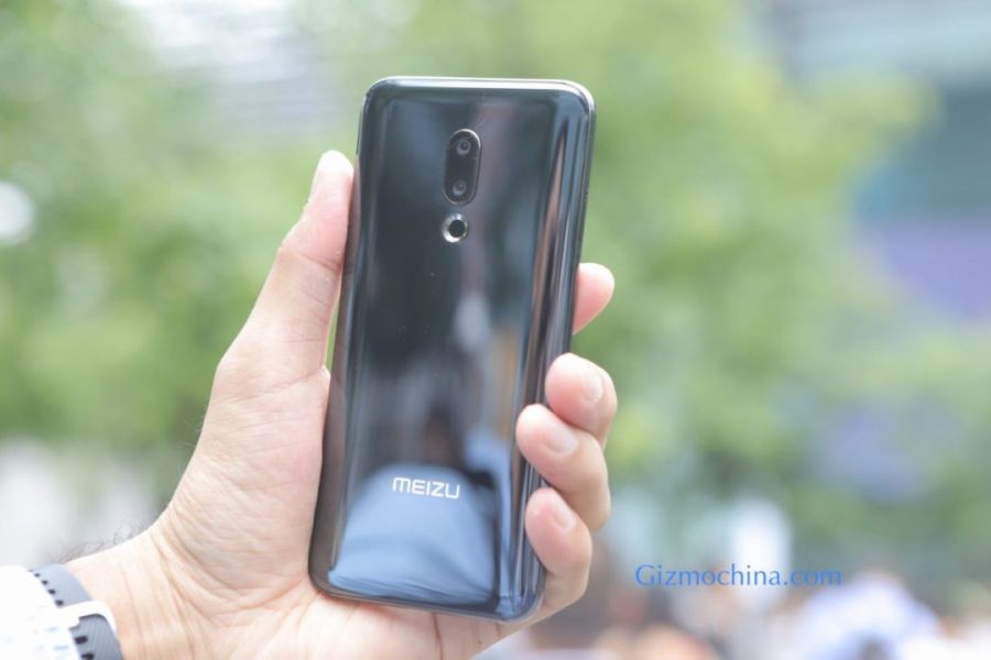 meizu-16-hands-on-black-reflection.jpg