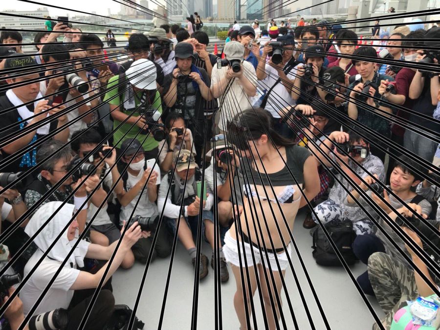 코스프레에 몰려든 인파 중에.jpg_2.jpg