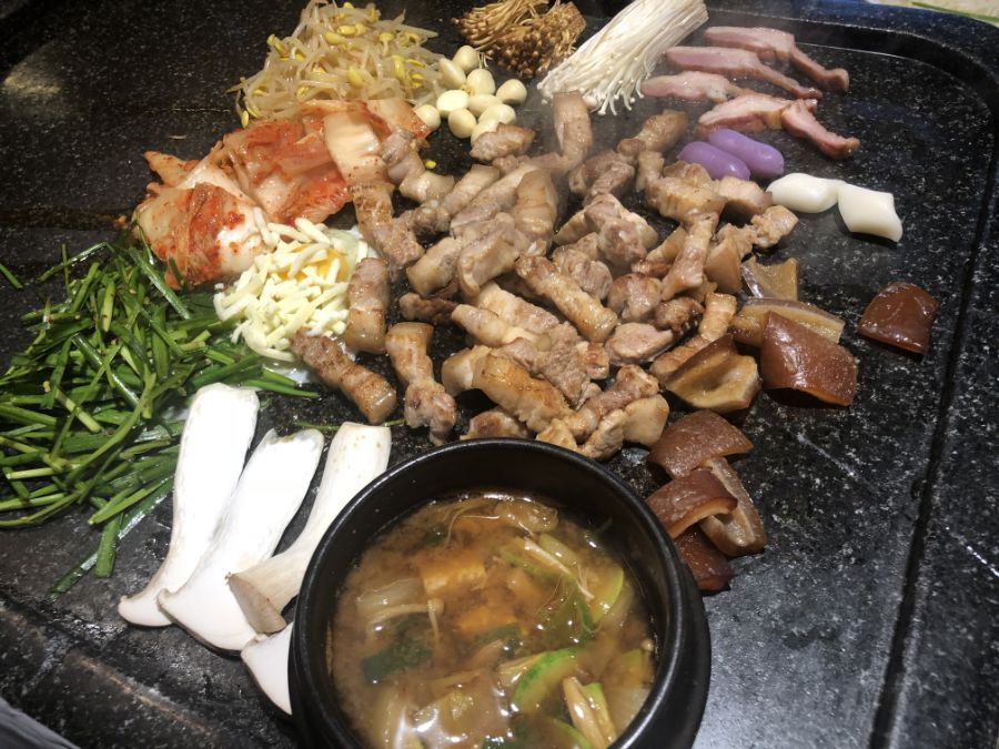 방이동 제주오겹살왕돌구이집
