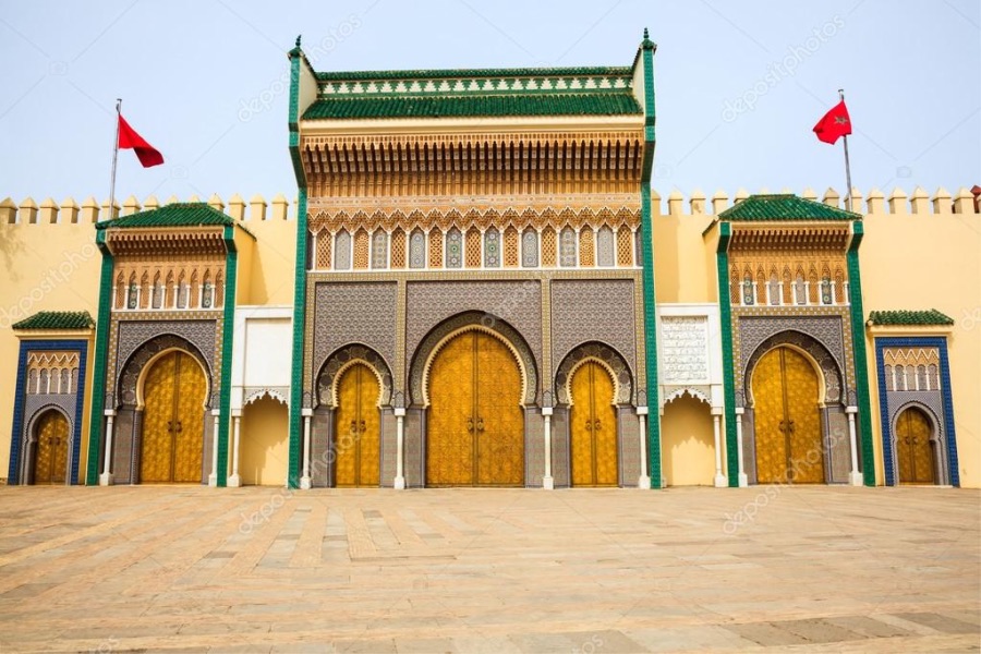depositphotos_77998060-stock-photo-moroccan-palace.jpg