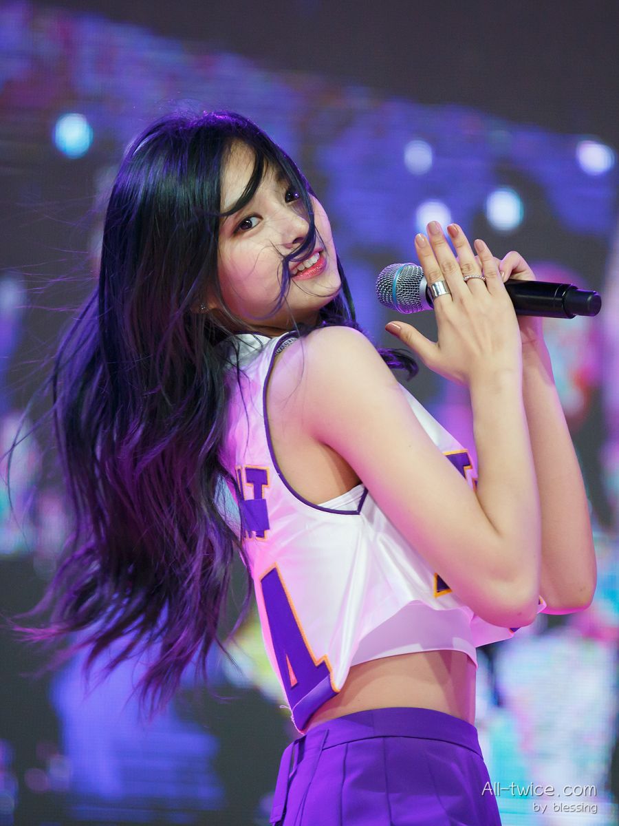 트와이스 쯔위 레전드짤 양산했던 대학교 축제.jpg_4.jpg