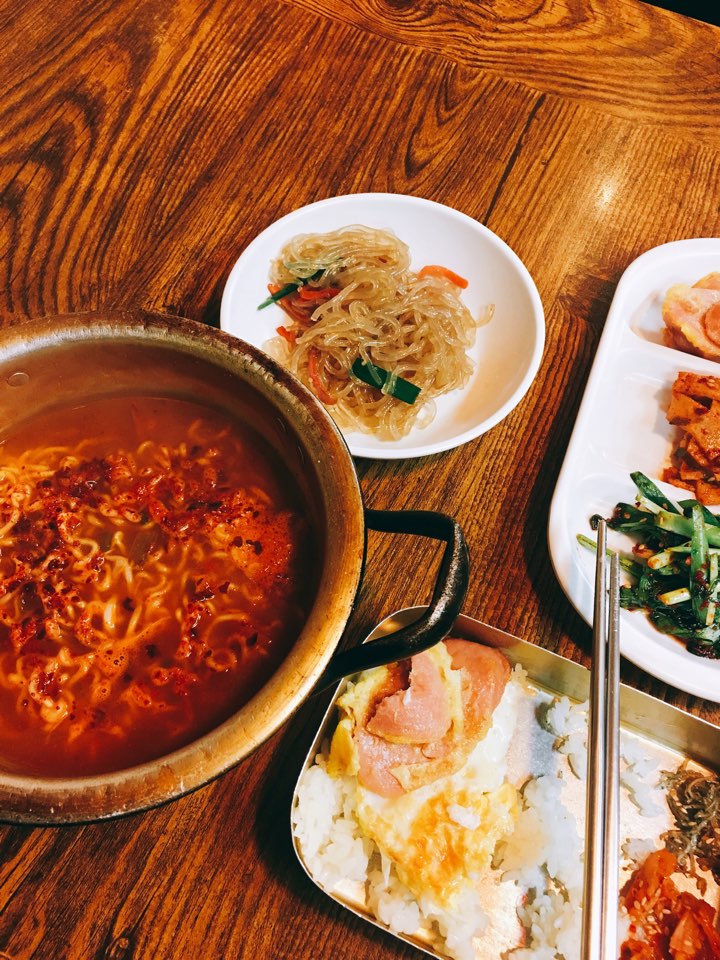 강남역에서 저렴한밥집 찾았어요 서초이즈타워 지하1층 꽃보다라면