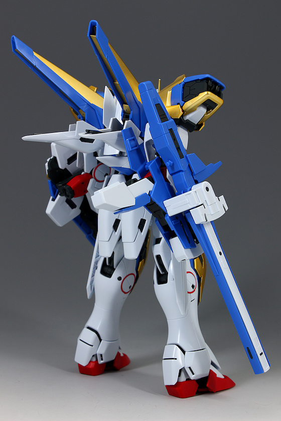 MG V2 어설트 버스터 건담 Ver.Ka 해외 리뷰 3 (스크롤 주의)_107.jpg