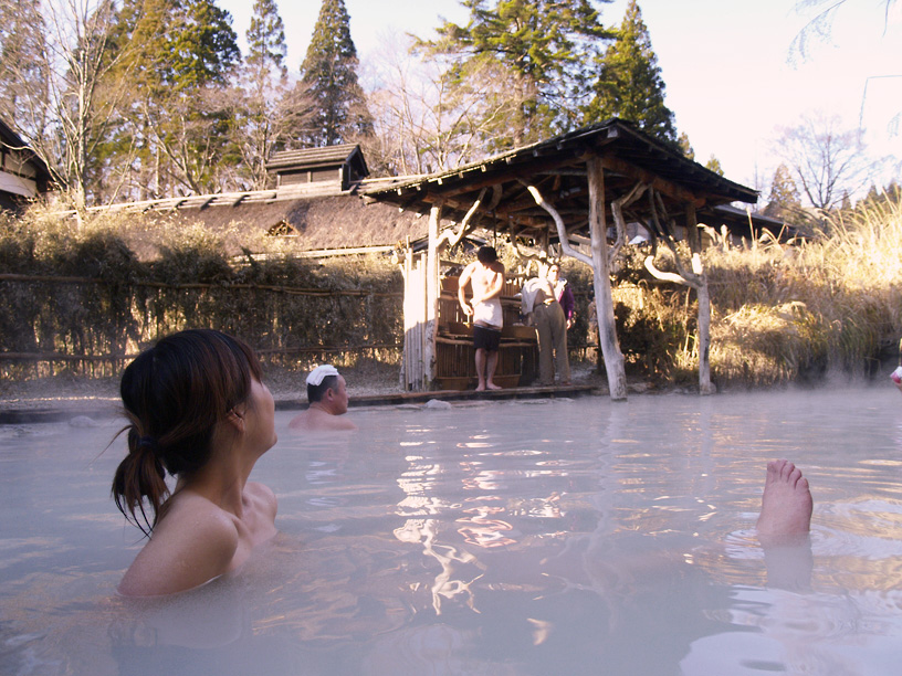 Tsurunoyu_Onsen_01.jpg