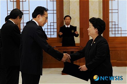 띵박이 김금래 임명.jpg