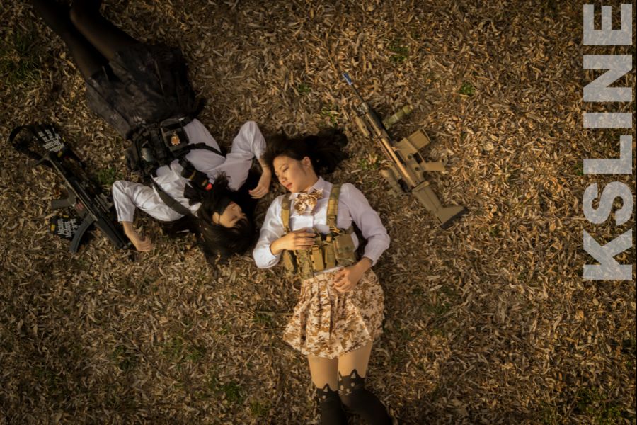 [약스압] 지옥에서 온 폐허속의 군필 여고생들_16.jpg