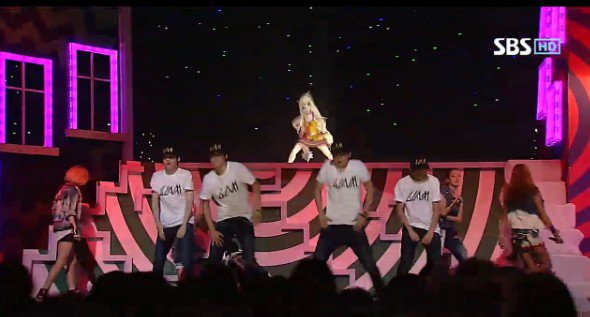 방탄소년단? 그들은 제 백댄서에 불과합니다._2.jpg