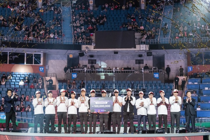 ‘e스포츠 명가’ SK텔레콤 T1, ‘어나더 레벨’ 그리핀 누르고 통산 7번째 LCK 우승 달성 ‘e스포츠 명가’ SK텔레콤 T1, ‘어나더 레벨’... 