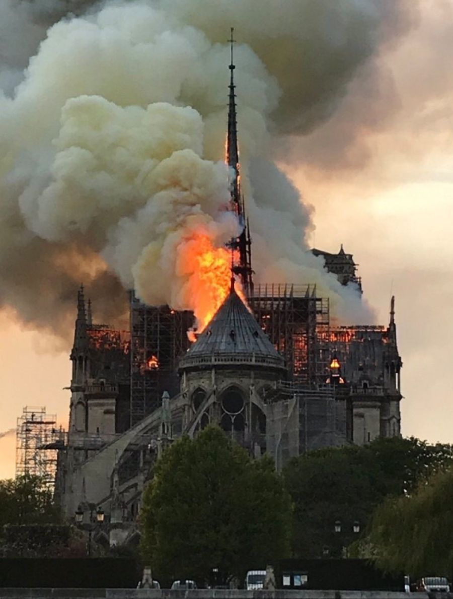 notre_dame_fire.png