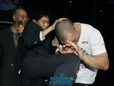[단독]'격투기 전설' 반달레이 실바, 배틀필드FC 홍보대사로 한국방문_3.png