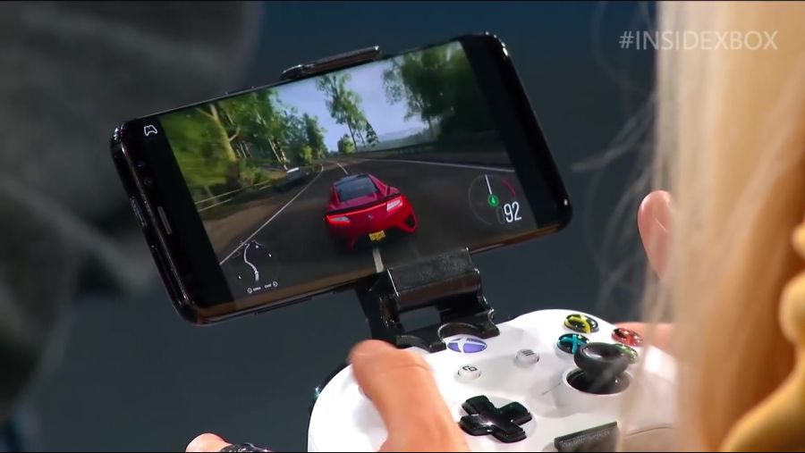 Microsoft's Project xCloud Demo - Forza Horizon 4 Streaming on a Smartphone.mp4_20190517_133335.205.jpg