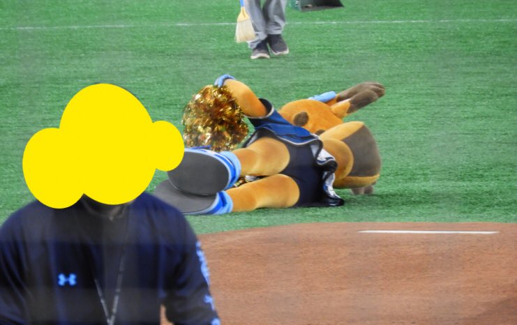 인형탈 알바녀 팬티 노출ㄷㄷㄷㄷㄷㄷㄷ....jpgif_5.jpg