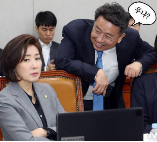 2011년 문프 : 청와대 수석이 장관이 될수 없다는 논리는 성립 안돼_2.jpg